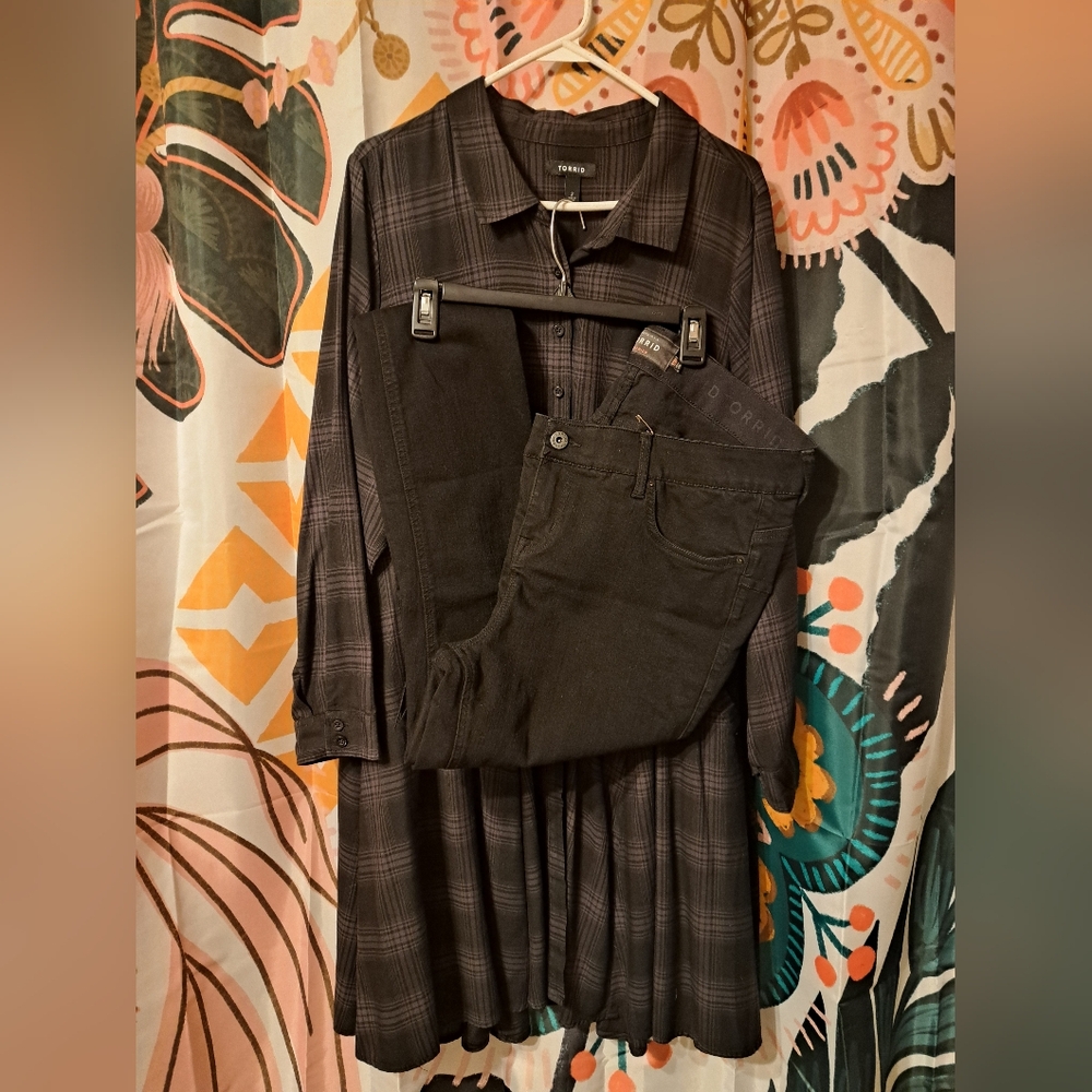 Torrid Black and Grey Plaid Tunic Paired With Black Bombshell Skinny Jeans